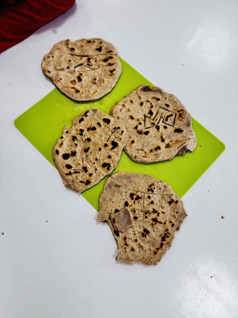 „Zur Mittagszeit in der Steinzeit“ – Fladenbrot wie vor 5000 Jahren